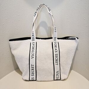 Victoria’s Secret Cozy Plush White Black Tote Bag OS NWT